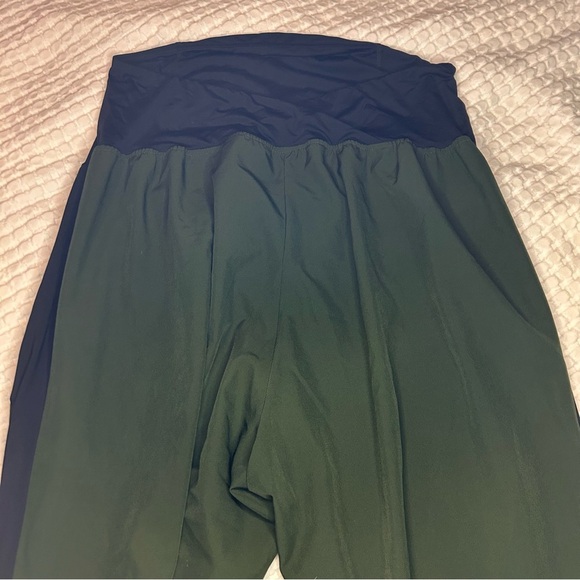 Isabel Maternity by Ingrid & Isabel Olive Green Jogger Pants XL - Picture 4 of 8